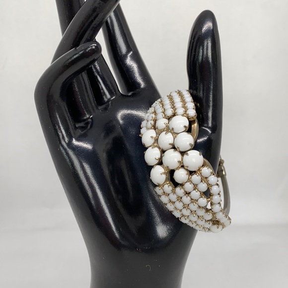 Vintage 1960’s milk glass clamper bracelet - Picture 1 of 11